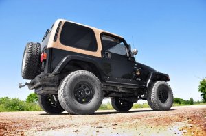 Jeep Wrangler Unlimited Suspension Lift Kit - Rough Country - 4 Inch N3-Series Kit - '04-'06